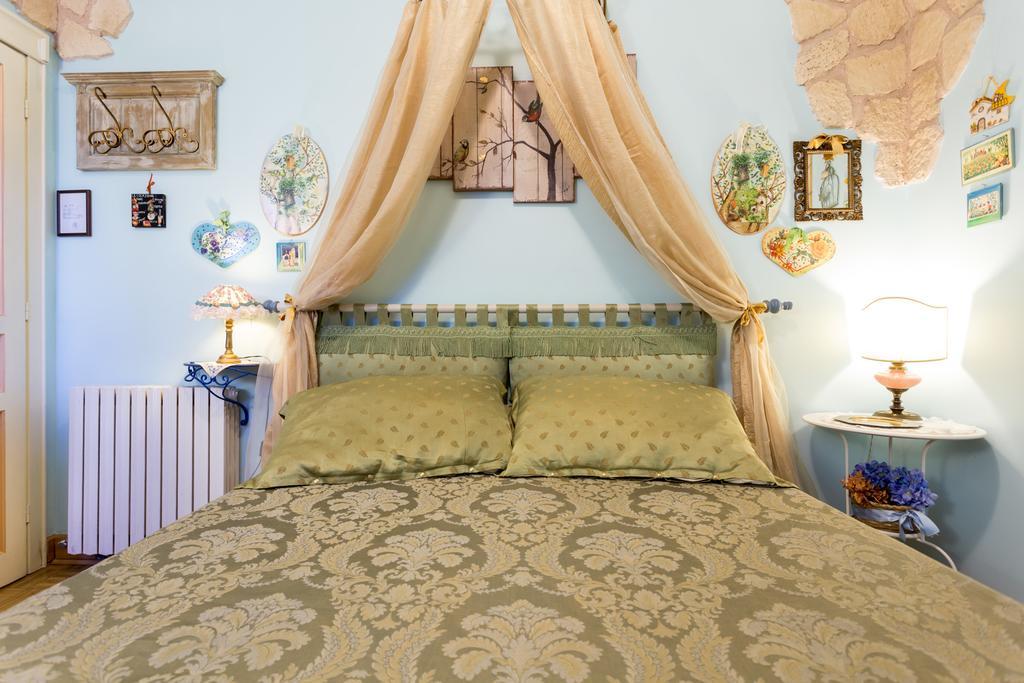 Bed And Breakfast A Casa Delle Fate Assisi Exterior foto