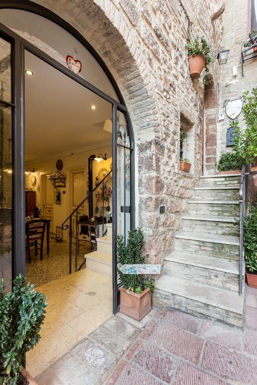 Bed And Breakfast A Casa Delle Fate Assisi Exterior foto