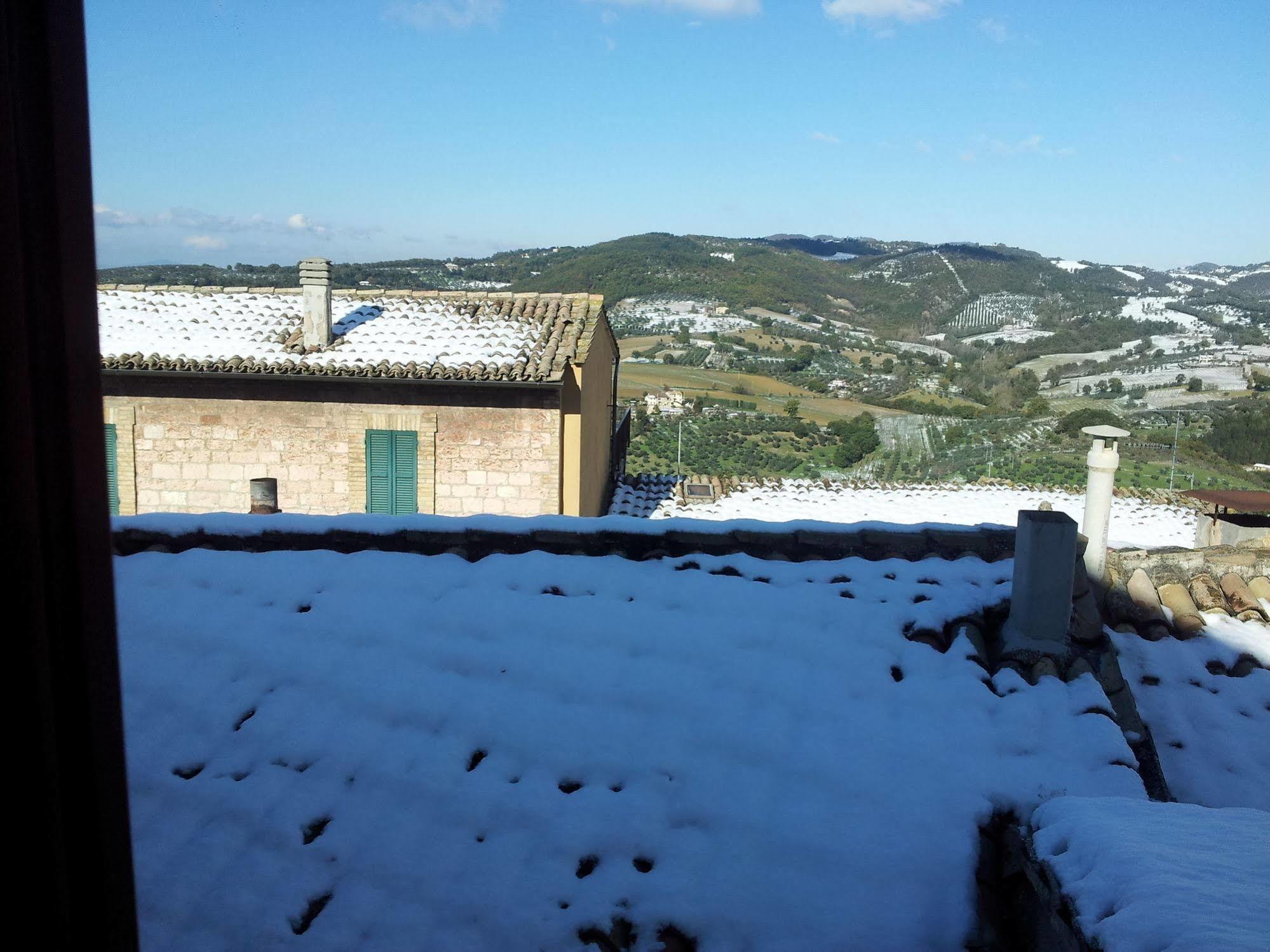 Bed And Breakfast A Casa Delle Fate Assisi Exterior foto