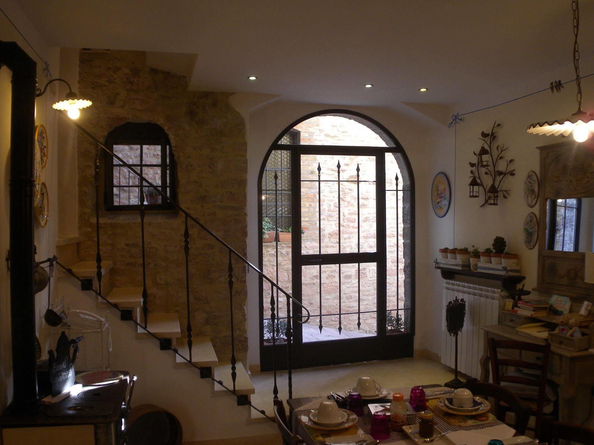 Bed And Breakfast A Casa Delle Fate Assisi Exterior foto