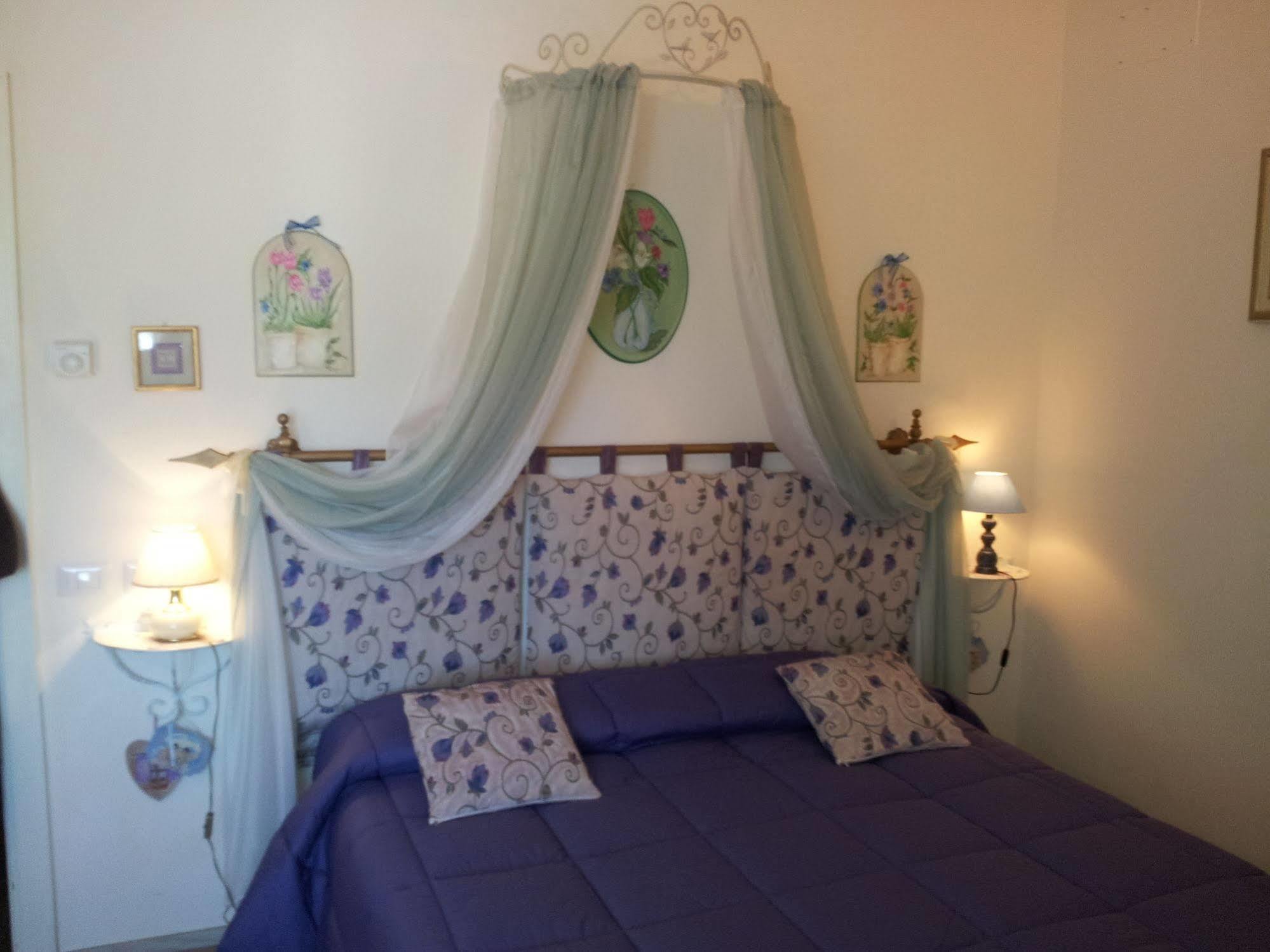 Bed And Breakfast A Casa Delle Fate Assisi Exterior foto